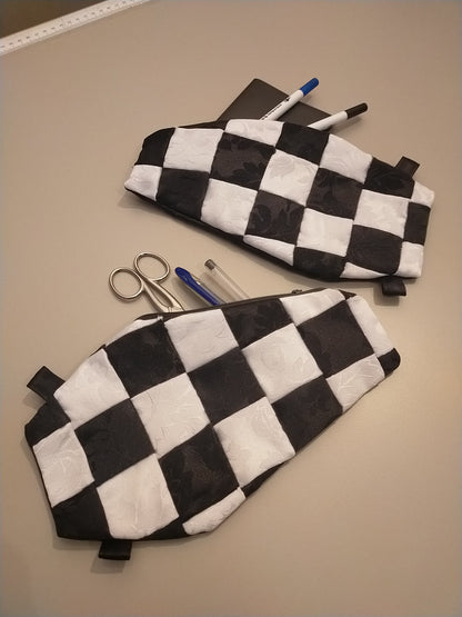 Pochette bara a scacchi bianchi e neri - MartyDarkSartoria