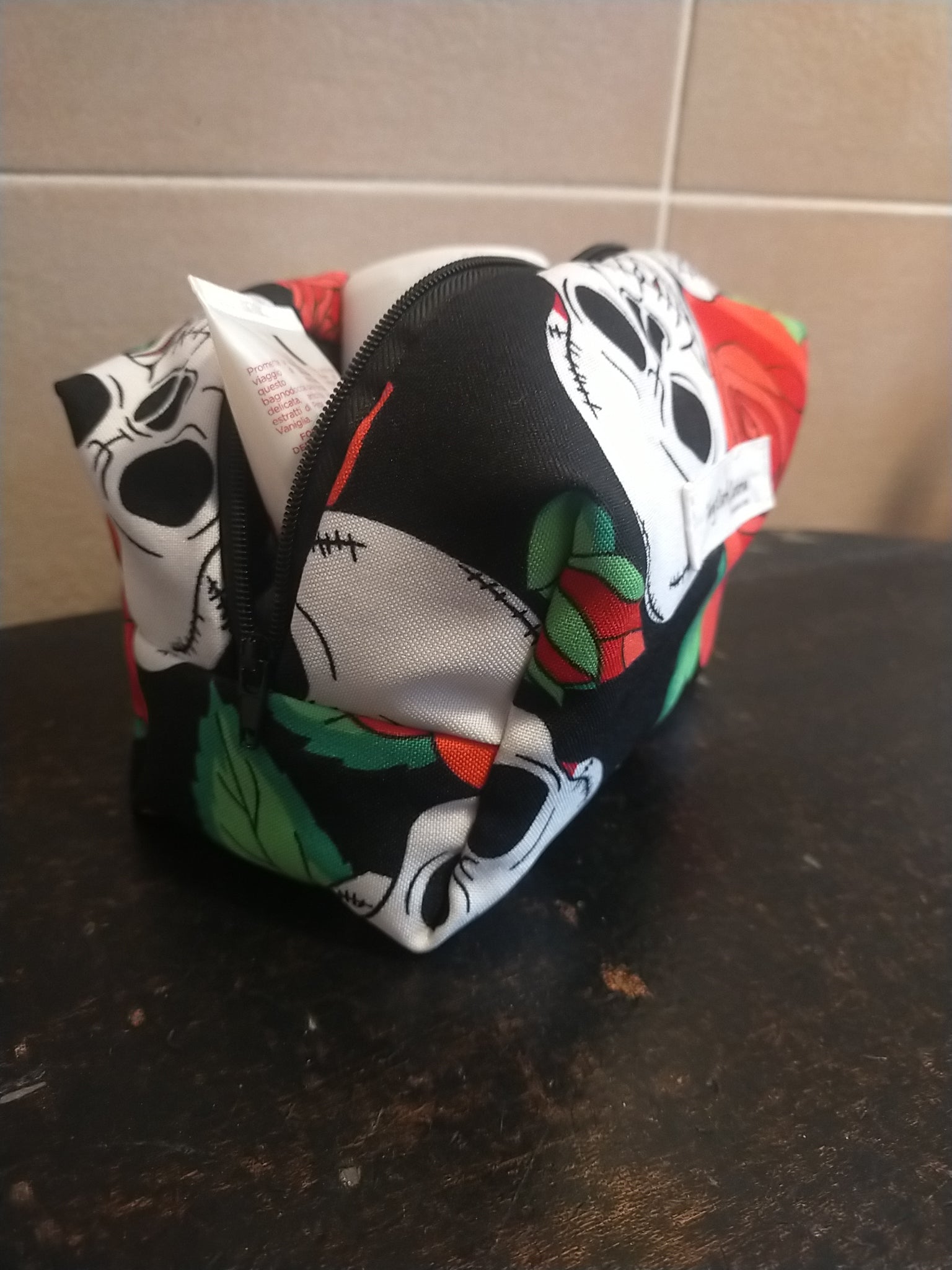 Pochette con rose rosse e teschi - MartyDarkSartoria