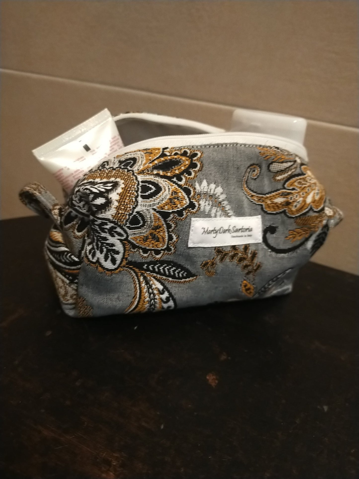 Pochette fantasia sfondo azzurro - MartyDarkSartoria